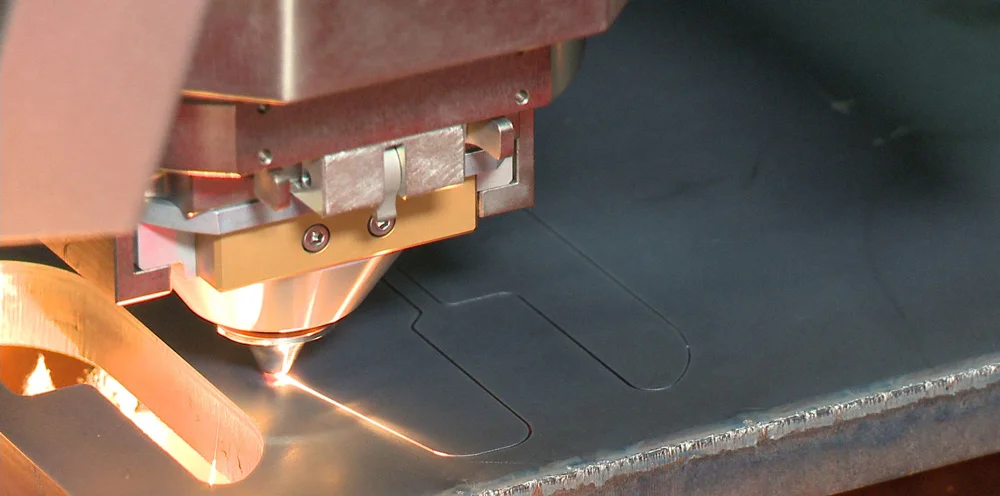 laser-cutter-manufacturing